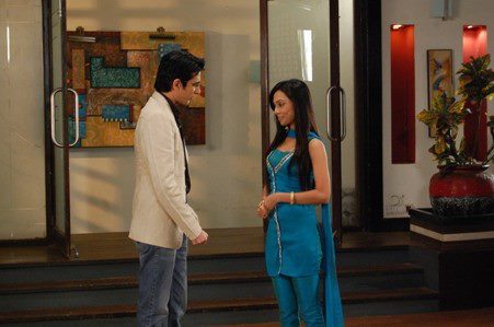 198719_251182084900454_109723285713002_945152_8077772_n - GEET Hui Sabse Parayi Picture Gallery I
