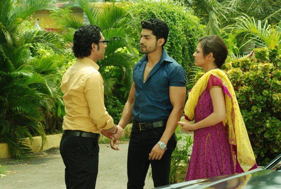 269809_237002366318426_109723285713002_889680_4068158_n - GEET Hui Sabse Parayi Picture Gallery II