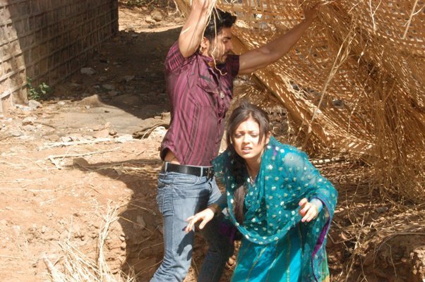 227773_217309381621058_109723285713002_798404_2098303_n - GEET Hui Sabse Parayi Picture Gallery II
