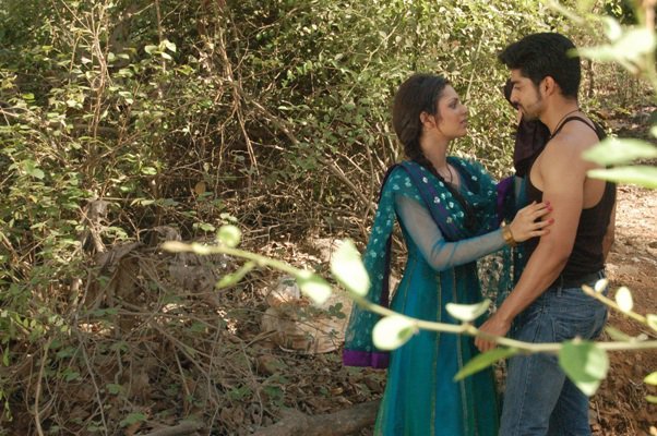 227773_217309441621052_109723285713002_798409_5808133_n - GEET Hui Sabse Parayi Picture Gallery II