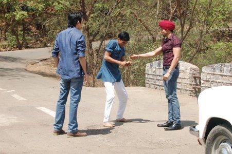 228180_217309538287709_109723285713002_798414_3797136_n - GEET Hui Sabse Parayi Picture Gallery II