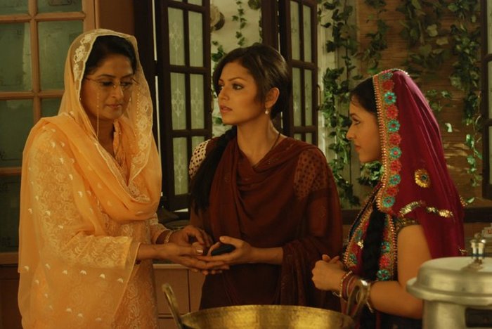 246934_219080871443909_109723285713002_809969_3016797_n - GEET Hui Sabse Parayi Picture Gallery II