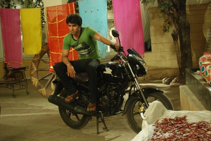 247952_220063734678956_109723285713002_816731_4353744_n