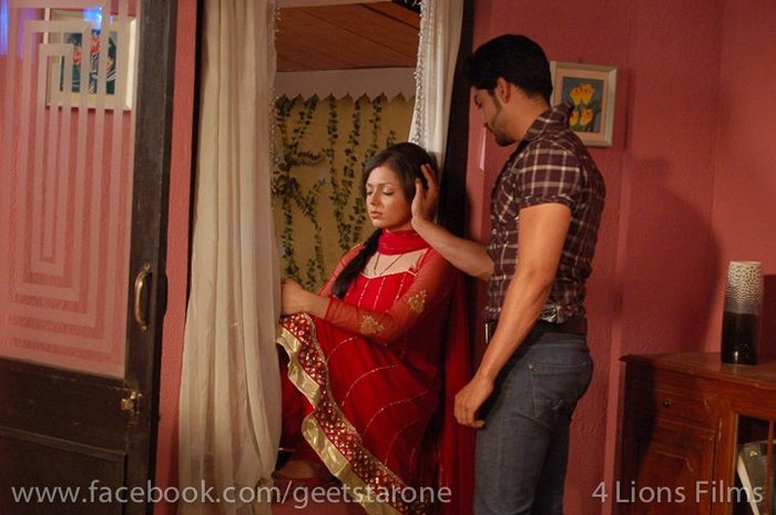 205772_208229839195679_109723285713002_732723_2336115_n - GEET Hui Sabse Parayi Picture Gallery II