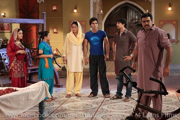 206694_209525029066160_109723285713002_743804_3662720_n - GEET Hui Sabse Parayi Picture Gallery II