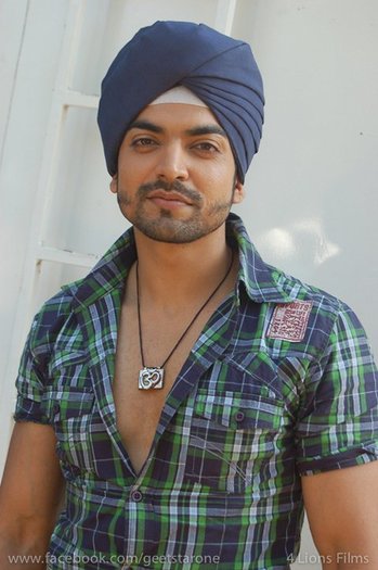 206832_209793759039287_109723285713002_745147_4769849_n - GEET Hui Sabse Parayi Picture Gallery II