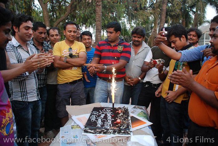 207580_208226695862660_109723285713002_732586_3273921_n - GEET Hui Sabse Parayi Picture Gallery II