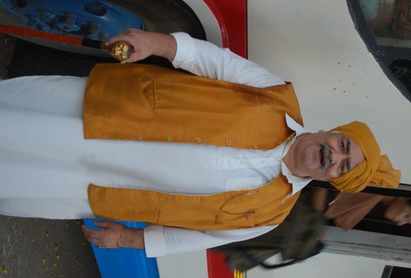 206433_209992392352757_109723285713002_746630_4214626_n