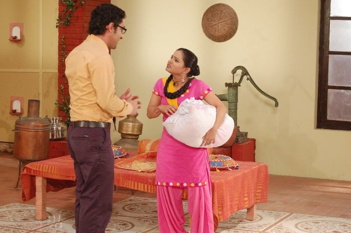 206881_206719412680055_109723285713002_720464_4615504_n - GEET Hui Sabse Parayi Picture Gallery III