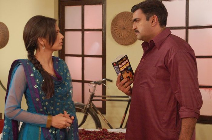 207491_206719122680084_109723285713002_720459_2858905_n - GEET Hui Sabse Parayi Picture Gallery III