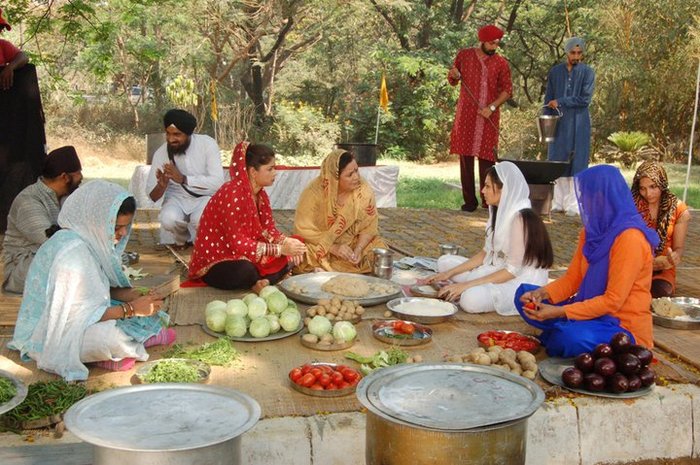 197134_204627939555869_109723285713002_705064_7099838_n - GEET Hui Sabse Parayi Picture Gallery III