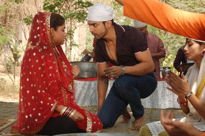 197134_204627996222530_109723285713002_705068_4413326_n - GEET Hui Sabse Parayi Picture Gallery III