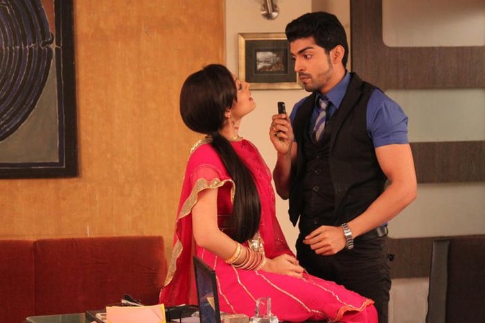 181796_192347197450610_109723285713002_625612_7770525_n - GEET Hui Sabse Parayi Picture Gallery III