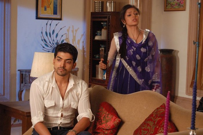 188789_199940763357920_109723285713002_674828_2207851_n - GEET Hui Sabse Parayi Picture Gallery III