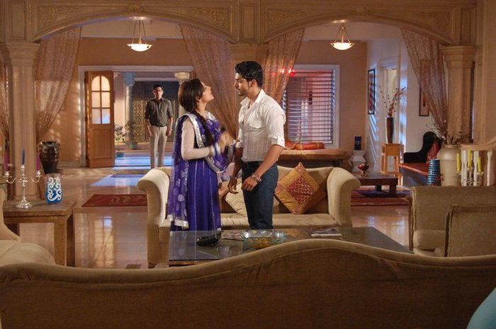 188789_199940896691240_109723285713002_674836_7552358_n - GEET Hui Sabse Parayi Picture Gallery III