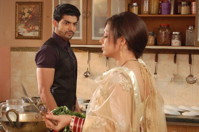 189895_200132173338779_109723285713002_675965_1561693_n - GEET Hui Sabse Parayi Picture Gallery III