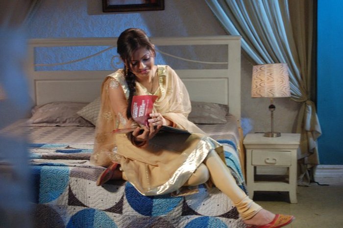 189895_200132246672105_109723285713002_675969_5366797_n - GEET Hui Sabse Parayi Picture Gallery III