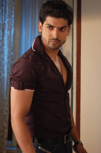 189895_200132346672095_109723285713002_675975_3318498_n - GEET Hui Sabse Parayi Picture Gallery III
