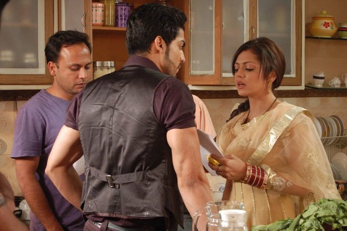195854_200131830005480_109723285713002_675944_4980784_n - GEET Hui Sabse Parayi Picture Gallery III