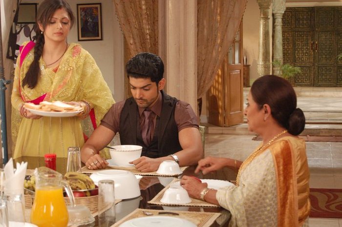 195854_200131916672138_109723285713002_675949_2837152_n - GEET Hui Sabse Parayi Picture Gallery III