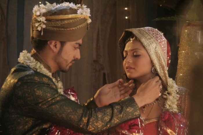 163131_188317571186906_109723285713002_600686_3945293_n - GEET Hui Sabse Parayi Picture Gallery III