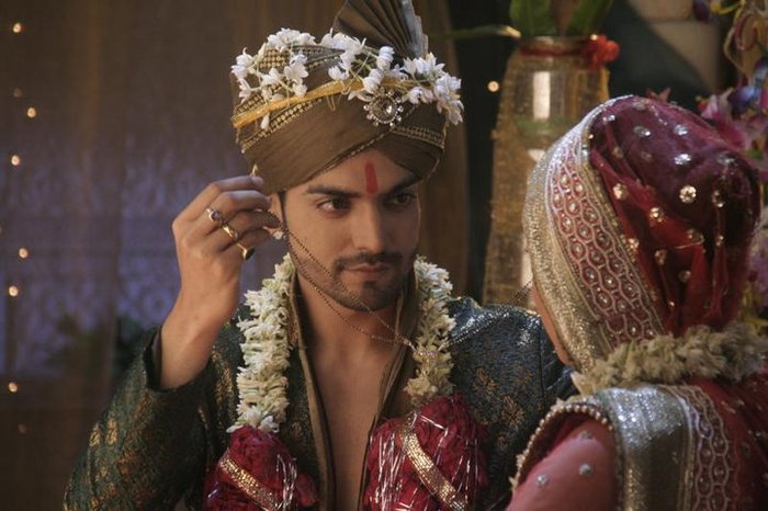 163131_188317651186898_109723285713002_600690_6495178_n - GEET Hui Sabse Parayi Picture Gallery III