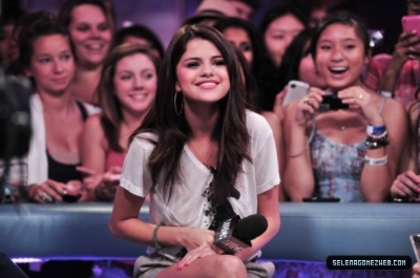normal_selena-gomez-041