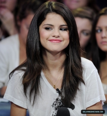 normal_selena-gomez-056