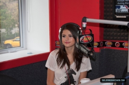 normal_selena-gomez-004