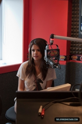 normal_selena-gomez-008