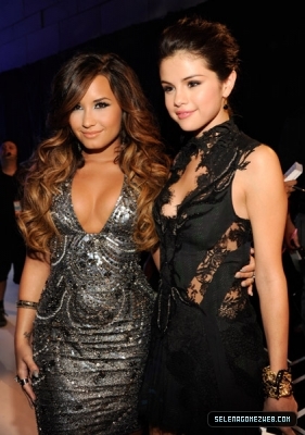 normal_selena-gomez-062