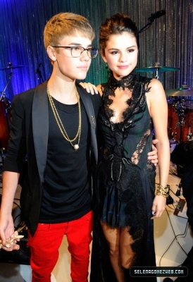 normal_selena-gomez-100 - 08-28-11 2011 MTV Video Music Awards