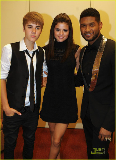 selena-gomez-justin-bieber-georgia-05 - Selena Gomez and Justin Bieber Georgia Music Hall of Fame Awards