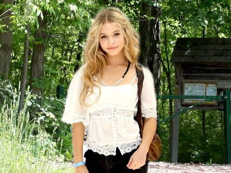Sasha Pieterse (28) - Sasha Pieterse