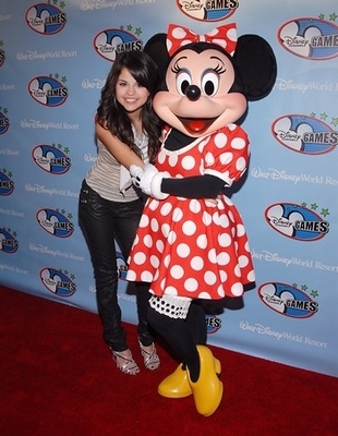 normal_selenafan09 - Disney Channel Games 2008 Red Carpet