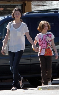 normal_009 - FEBRUARY 28TH - Out for Breakfast with Joey King
