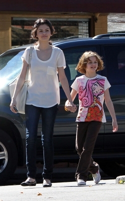 normal_011 - FEBRUARY 28TH - Out for Breakfast with Joey King
