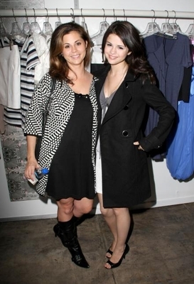 normal_selenafan05 - Octavio Carlin Atelier grand opening for the Carlin Collection launch