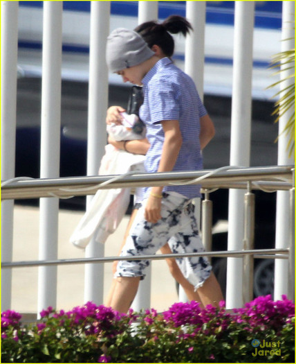 selena-gomez-justin-bieber-los-cabos-03 - Selena Gomez and Justin Bieber Los Cabos Couple