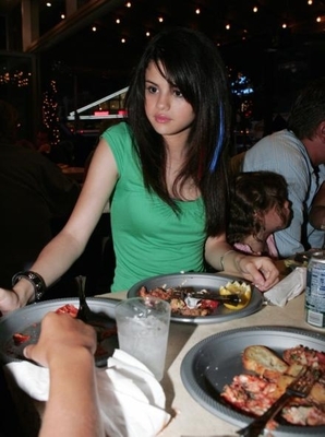 normal_selenafan05 - The Perfect Game Wrap Party