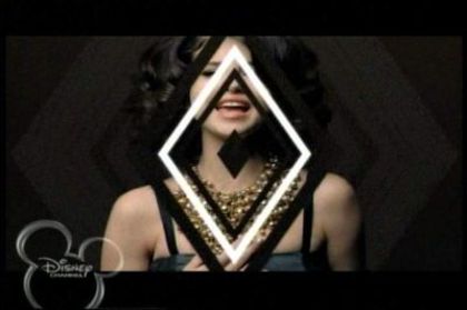 normal_037 - Selena Gomez Naturally