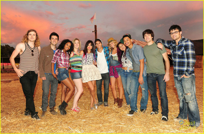 selena-gomez-pumpkin-patch-09