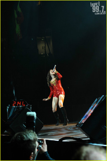 selena-gomez-san-jose-07