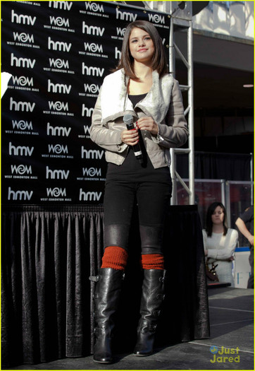selena-gomez-edmonton-mg-01