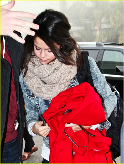 selena-gomez-new-years-eve-01