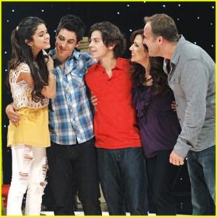 wizards-finale-fourth-look - Wizards of Waverly Place Finale Final Look