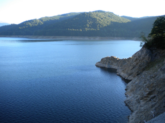 MUNTII FAGARAS- LACUL CALTUN 10.09.2011 (4); LACUL VIDRARU
