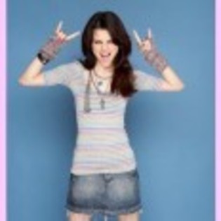 Selena_Gomez_1257196382_0