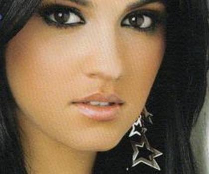 maite-perroni-254293_thumb