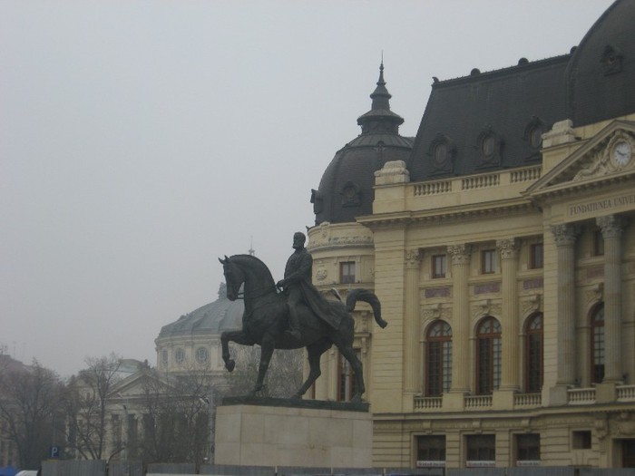 statuia regelui Carol 1